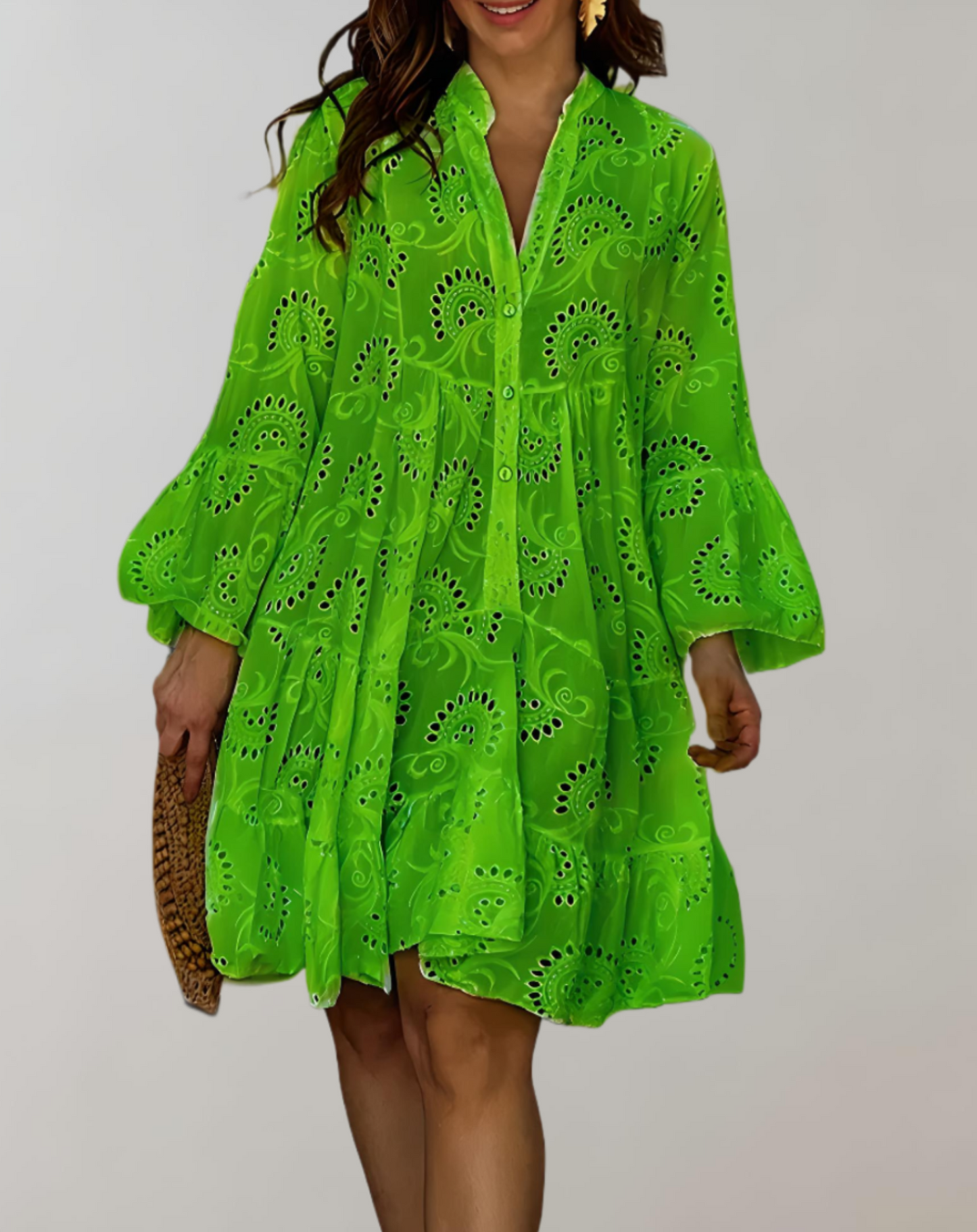 Robe Élégante à Col V Brodée avec Manches Cloche pour un Confort Optimal