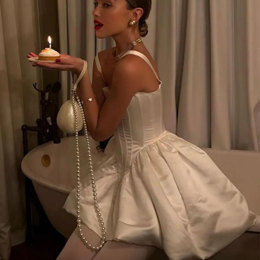 Robe Structurée au Style Corseté