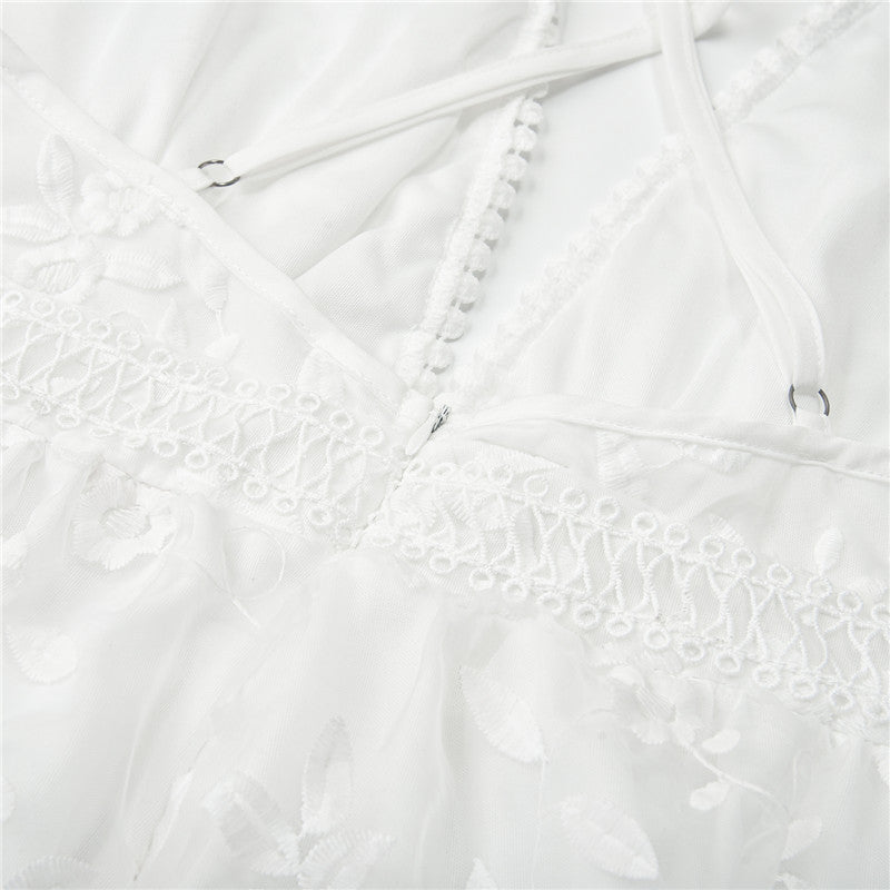 Robe d'été blanche élégante