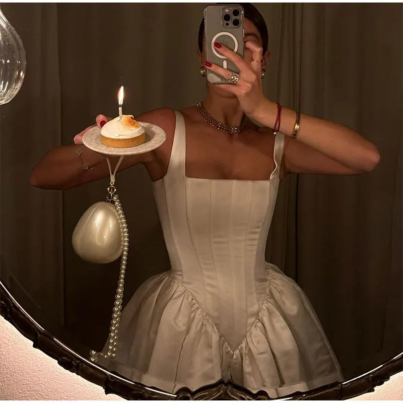 Robe Structurée au Style Corseté