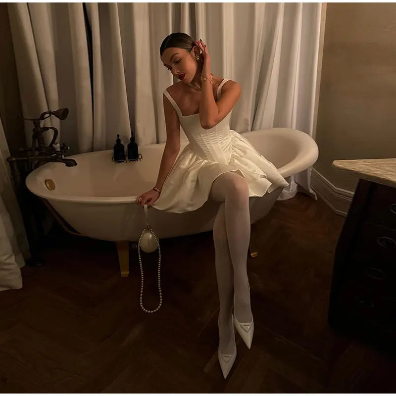 Robe Structurée au Style Corseté