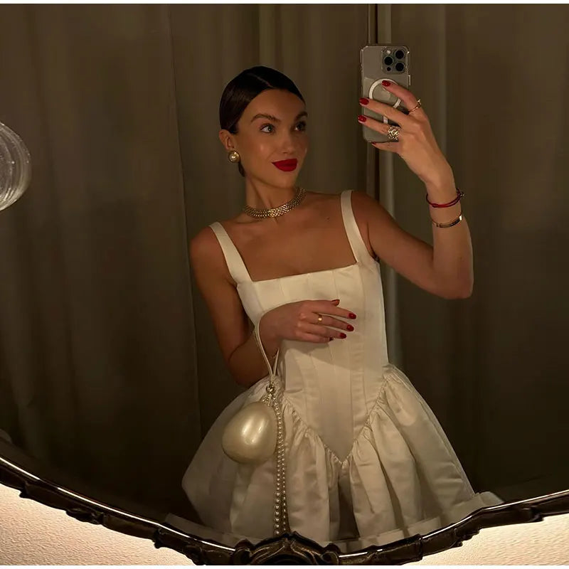 Robe Structurée au Style Corseté