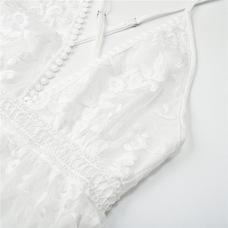 Robe d'été blanche élégante